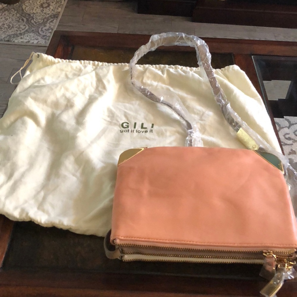 GILI Crossbody Bag